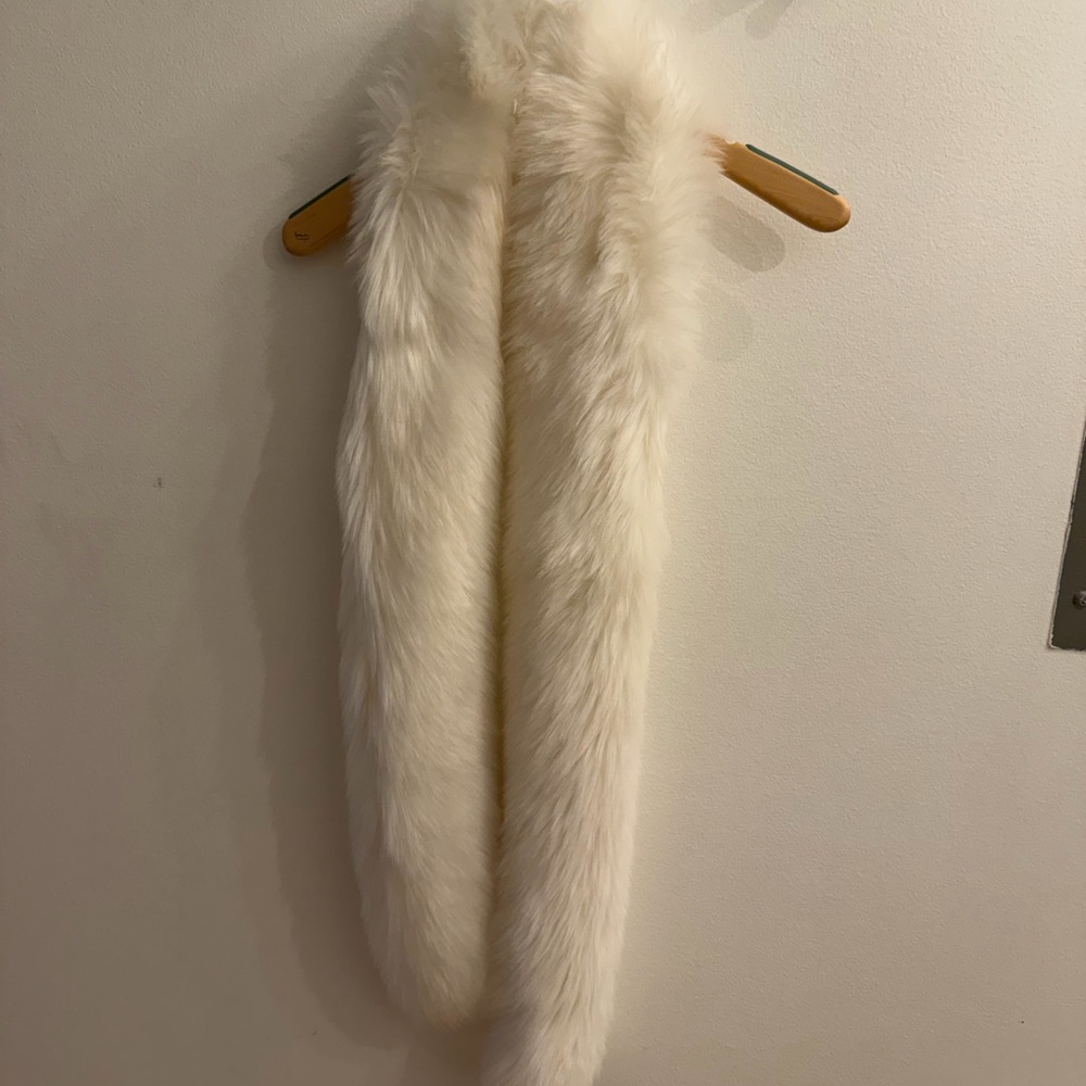 Elegant White Faux Fur Scarf